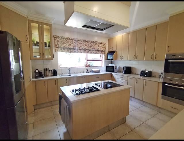 3 BEDROOM HOUSE FOR SALE IN COUNTRY LIFE PARK
